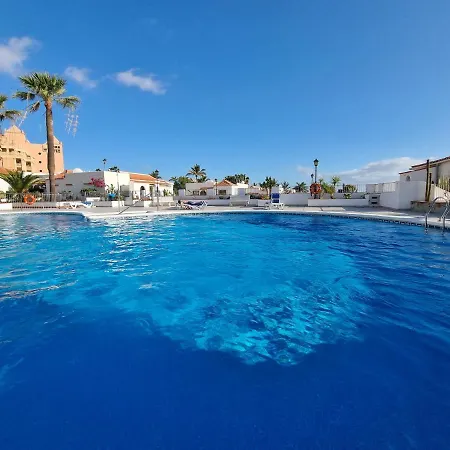 Apartment Casa Playa Del Duque 2 In 1st Sea Line Directly At The Beach, Heated Pool, Wifi