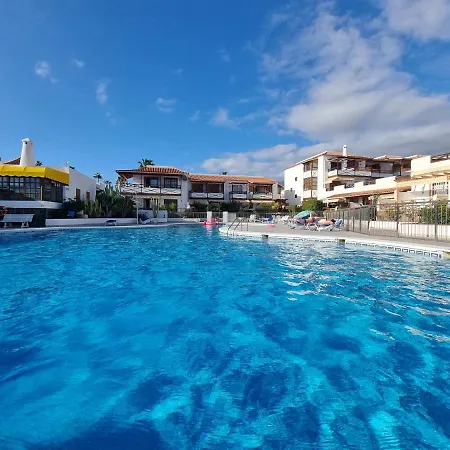 Casa Playa Del Duque 2 In 1st Sea Line Directly At The Beach, Heated Pool, Wifi アパート *