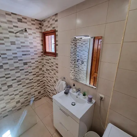 Апартаменты Casa Playa Del Duque 2 In 1st Sea Line Directly At The Beach, Heated Pool, Wifi *